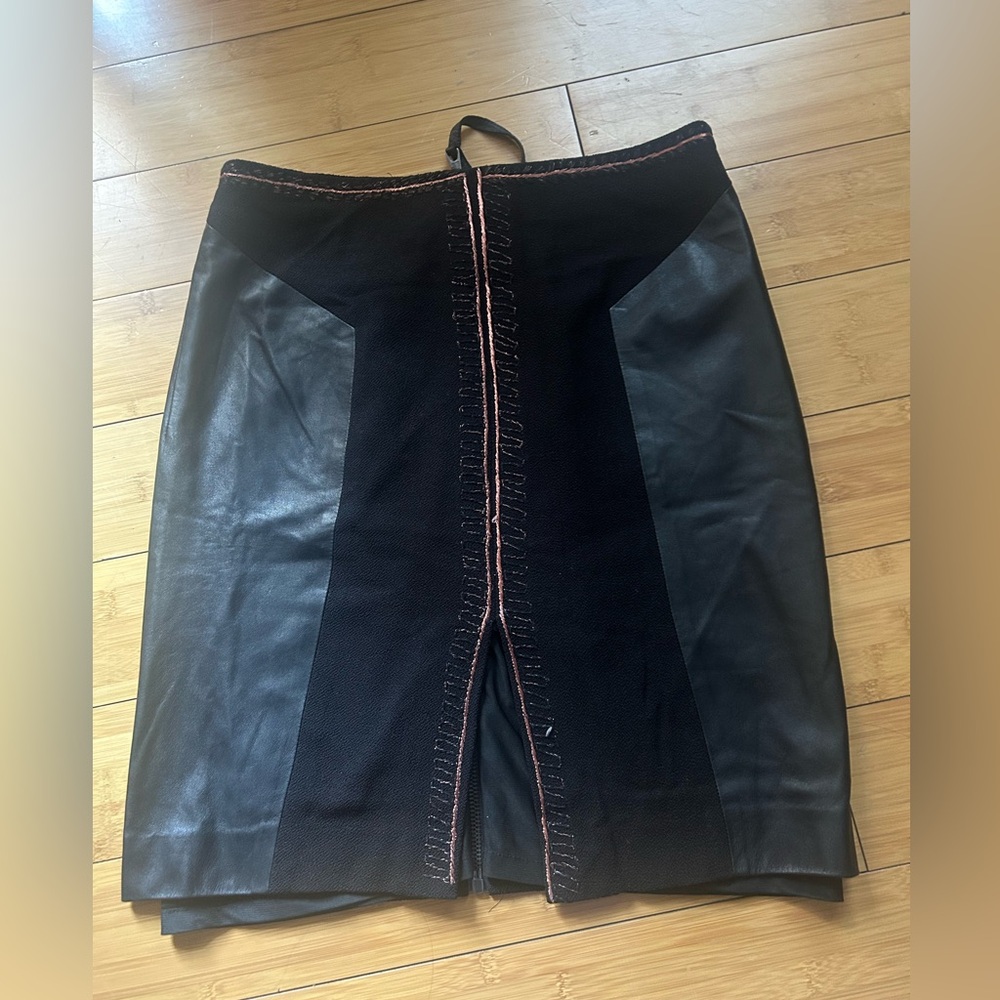 Rag & Bone -Black leather skirt size 2 with zip .